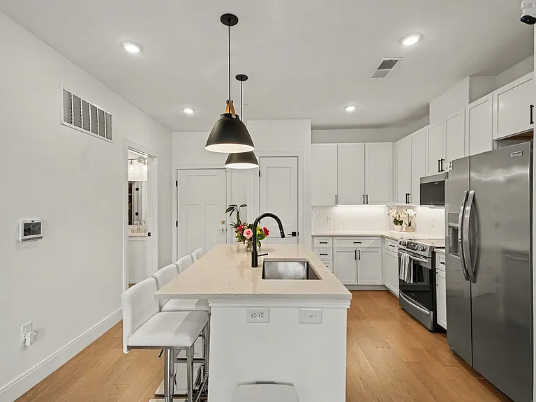 3000 South Blvd #105 — Photo 4