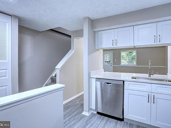 5th image of 5953 Rowanberry Dr #8B