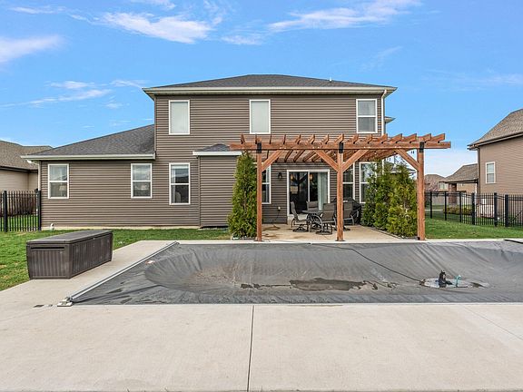 3rd image of 9017 Hibiscus Dr