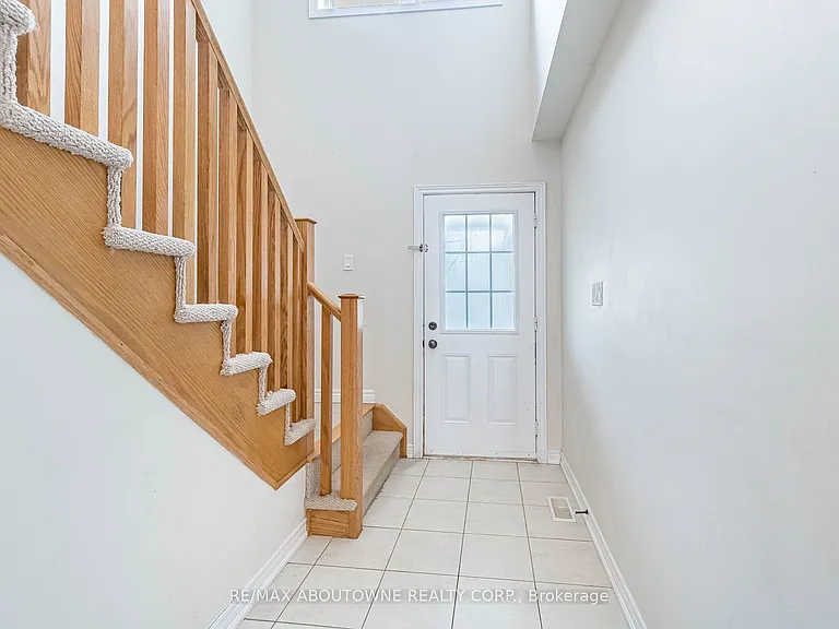 81 Pettitt Dr — Photo 6