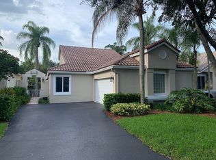 10041 NW 4th St, Plantation, FL 33324