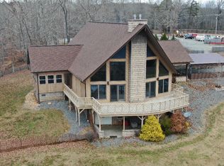 156 Grammys Ln, Pilot Mtn, NC 27041