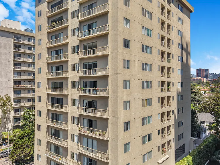 10747 Wilshire Blvd #902 — Photo 20
