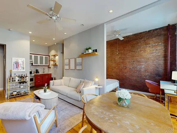 256 W 21st St APT 1D, New York, NY 10011