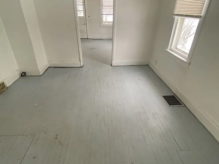 1701 Maple St — Photo 2