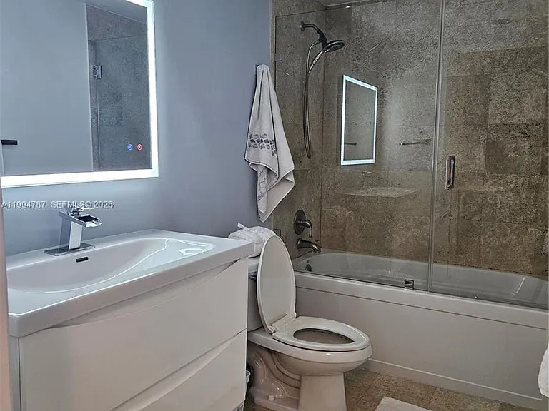 361 S Miami Ave — Photo 32