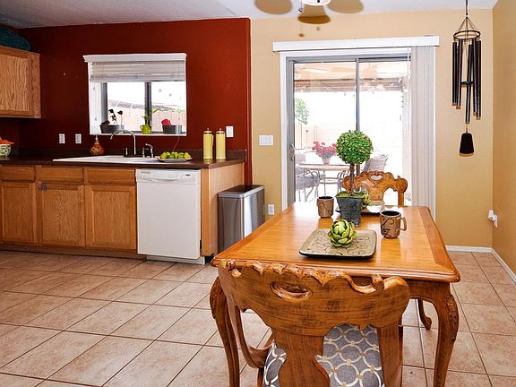5th image of 988 Allerton Way