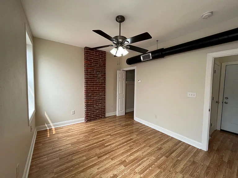 440 S Fairmount St — Photo 10