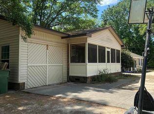 109 W Chestnut Street, Maxton, NC 28364