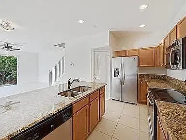 3 bed, 2.5 bath, 1614 sqft, $2,350 — Photo 4