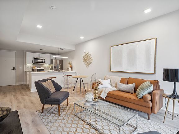4th image of 1803 N Howard St #307