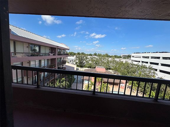 5th image of 7040 Coral Way #501