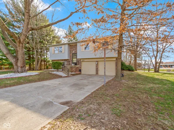 321 Pleasantview Dr, Greenwood, IN 46142