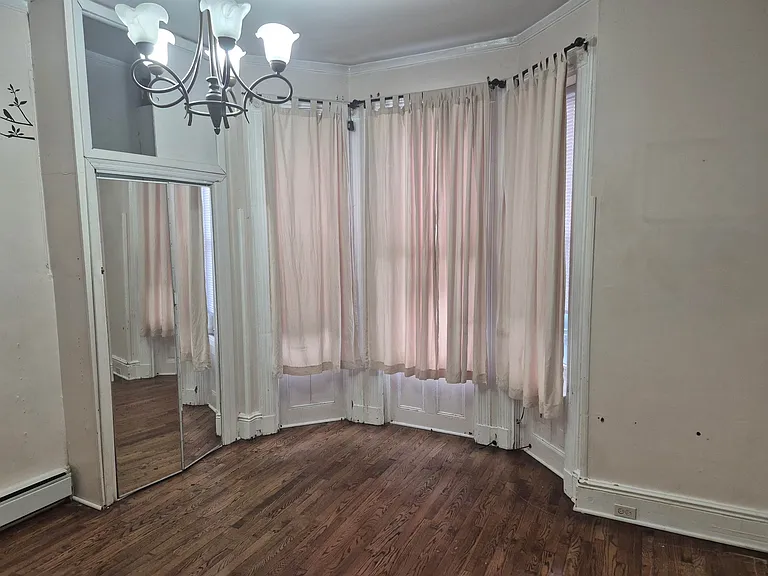 330 New York Ave — Photo 5