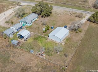 1523 Fm 1465, Tuleta, TX 78162