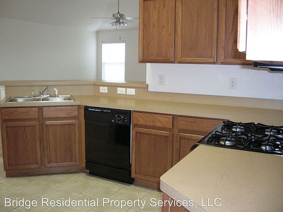 4th image of 3609 Chapin Ct
