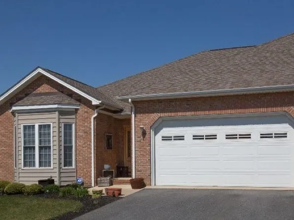 320 Petros Dr, Waynesboro, VA 22980