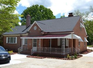 620 E Howell St, Hartwell, GA 30643