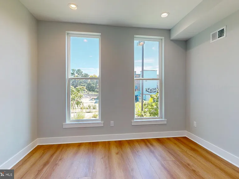 511 N Paxon St — Photo 18