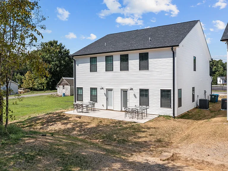 808 Crown Point Dr — Photo 6