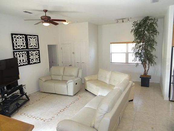 3rd image of 2627 Burke Dr