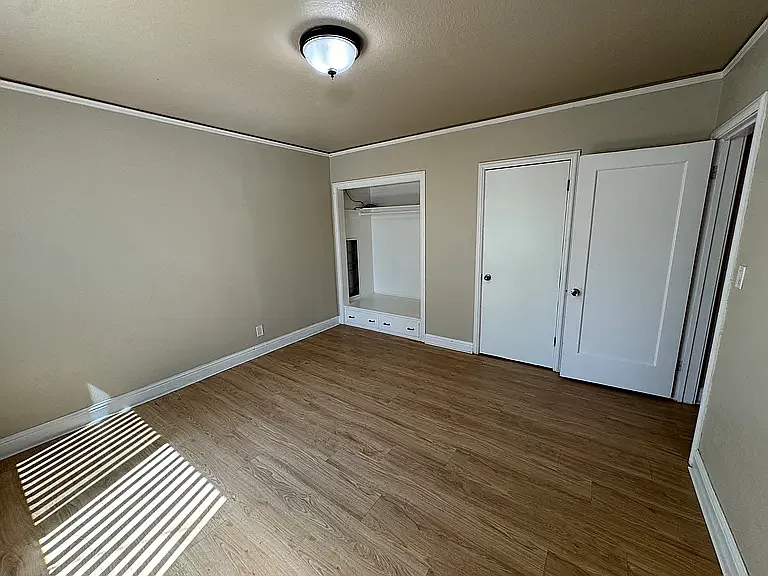 337 E Weldon Ave — Photo 37