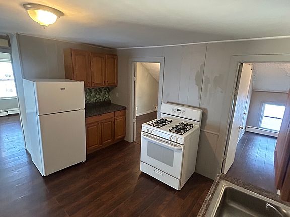 4th image of 73 Hedley Ave APT 3
