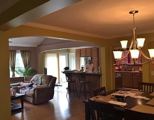 4th image of 2415 Robertsdale Dr