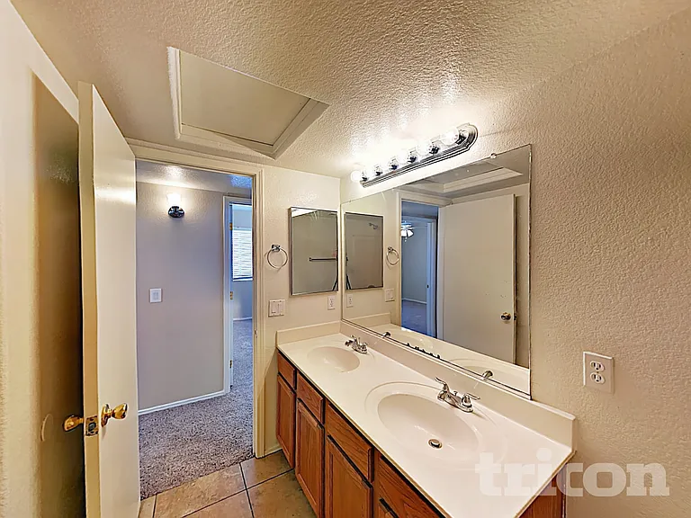 16264 W Lincoln St — Photo 13