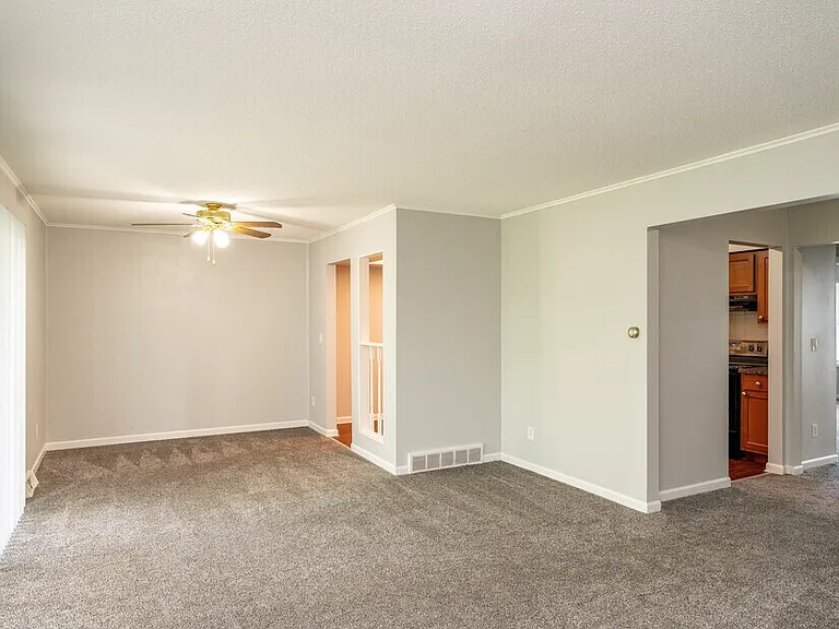 Fountainview East Apartments — Photo 30