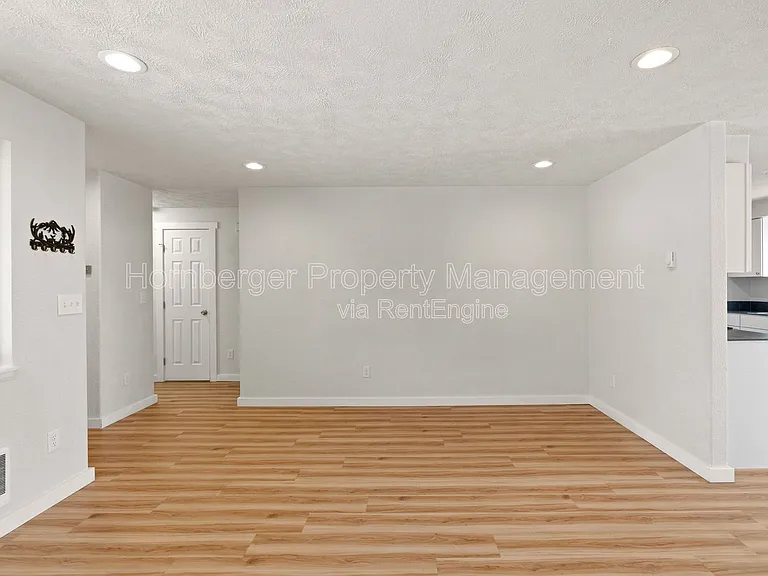 1609 E 1st Ave — Photo 12