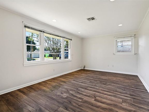 5th image of 164 W Henfer Ave