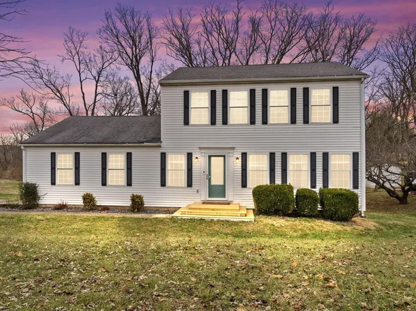 633 Pleasant Hill Dr, Harrodsburg, KY 40330