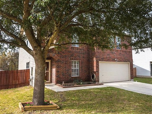3rd image of 550 Whispering Hollow Dr