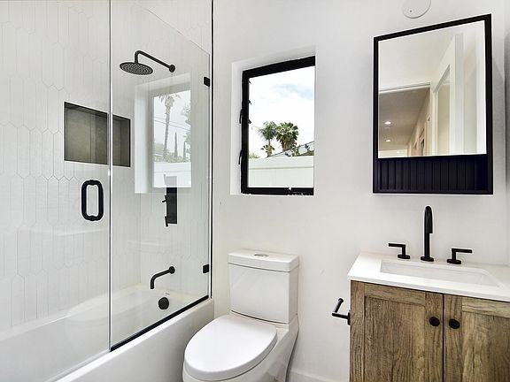 3rd image of 20723 Collins St #2