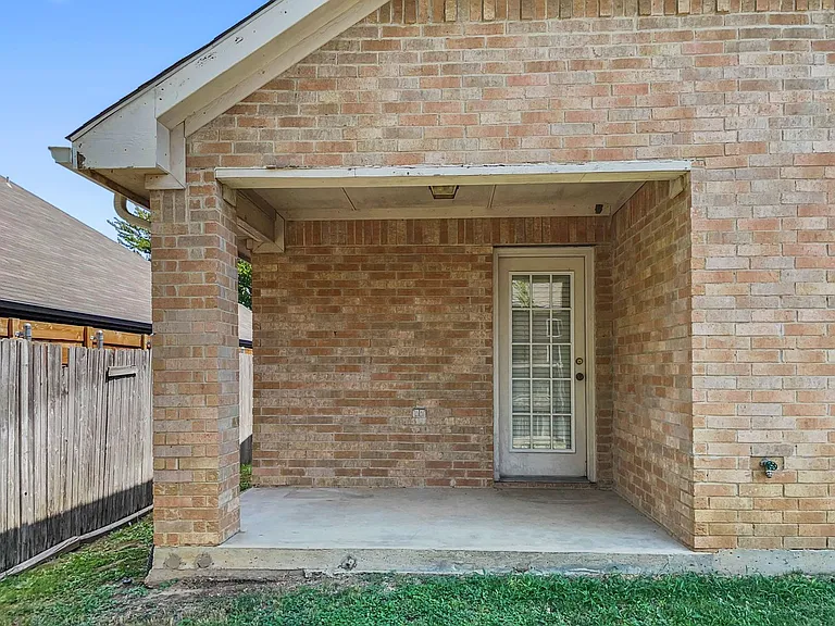 6220 Reddenson Dr — Photo 16