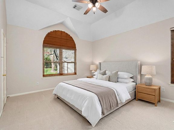 5th image of 19703 Holly Walk