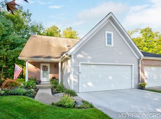 14807 Woodswalk Ct, Spring Lake, MI 49456