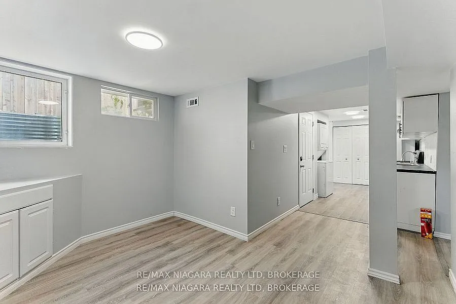 2 bed, $1,400 — Photo 3