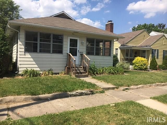 1st image of 901 E Irvington Ave