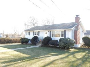 25 Maple St, Trumbull, CT 06611