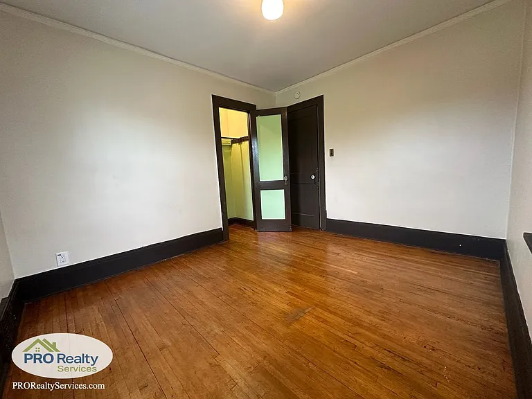 954 Ivy Ave E — Photo 18