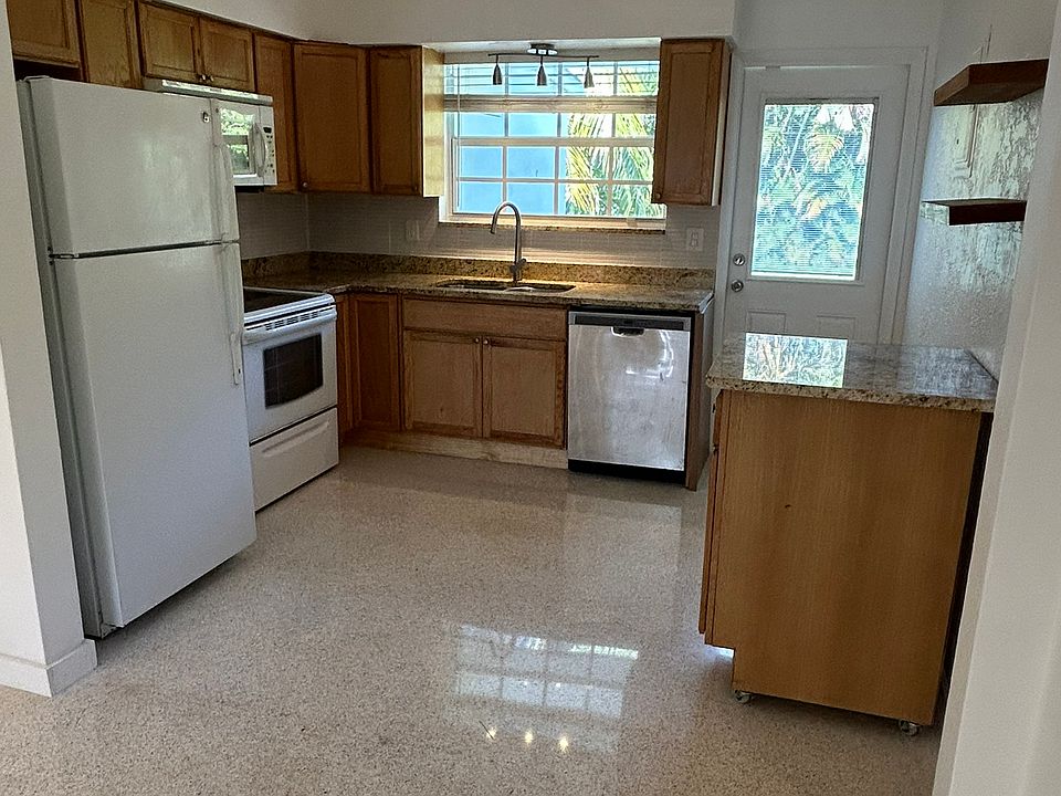 1st image of 4900 SW 28th Ter