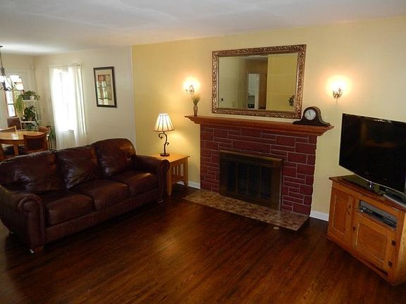 2nd image of 2524 Cherry St