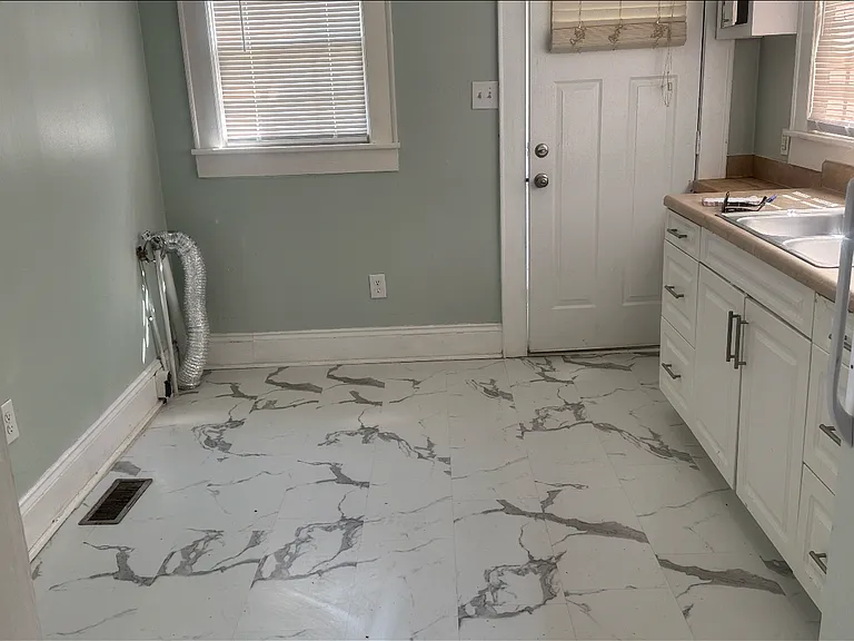 226 W Pine St — Photo 5