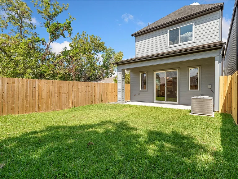 4218 Nichols St — Photo 18