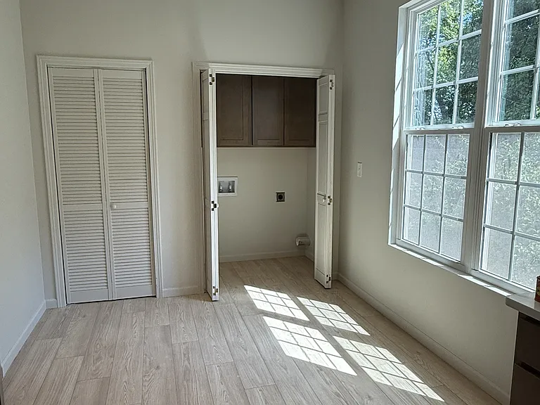 2213 Cityview Ave — Photo 8