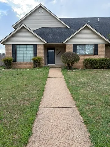 12001 Shady Trail Ln