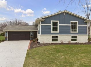 3224 W 85th St, Bloomington, MN 55431
