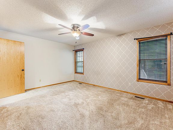 3rd image of 2231 N Horseshoe Cir